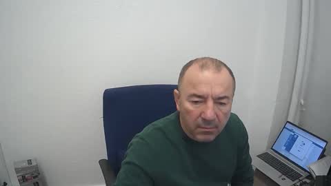 Snapshot of gabriel9_2003 chatting on April 1, 11:00 am gabriel9_2003 online show from April 1, 11:00 am