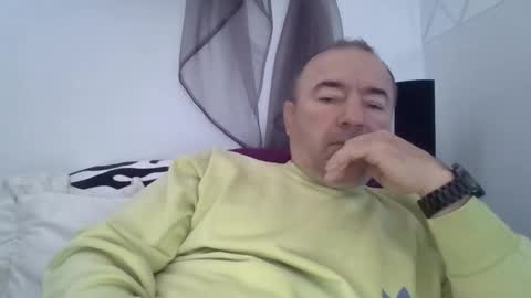 Snapshot of gabriel9_2003 chatting on April 13, 8:42 am gabriel9_2003 online show from April 13, 8:42 am