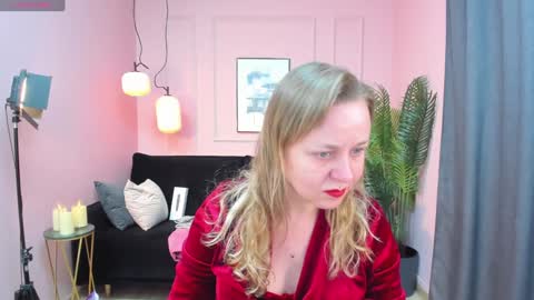 Snapshot of gabriel_gold chatting on January 9, 8:11 pm Gabriel online show from January 9, 8:11 pm