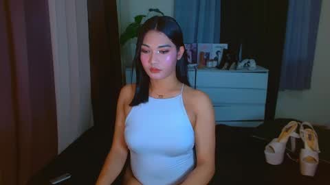 gabriela_deluxe online show from May 11, 3:29 pm
