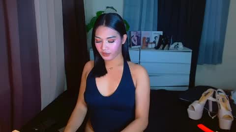 gabriela_deluxe online show from May 11, 4:04 pm