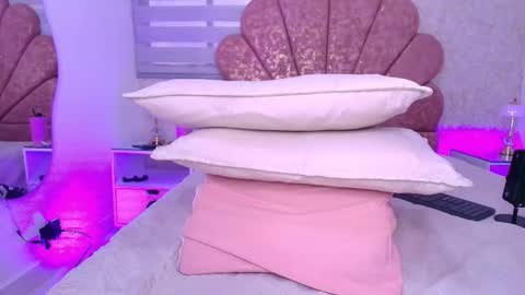 gabriela online show from December 5, 8:27 pm