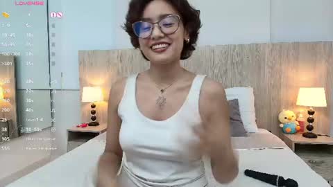 Gabriela Vargas online show from July 7, 7:23 am