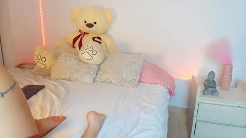 Snapshot of gabrielablake chatting on February 27, 5:18 am online show from February 27, 5:18 am