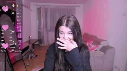Snapshot of gabrielalove_ chatting on May 23, 7:07 pm Gabrielaaaa online show from May 23, 7:07 pm