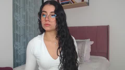 GabrielaRossa online show from February 20, 1:30 pm