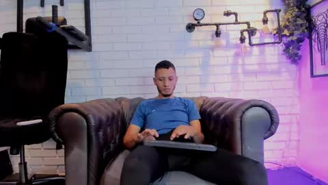 gabrieldraven online show from September 10, 7:47 pm