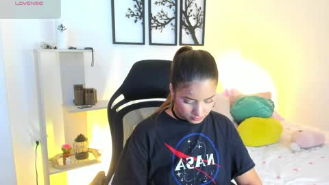 Snapshot of gabriella__tom chatting on April 13, 9:09 pm Gabriella online show from April 13, 9:09 pm