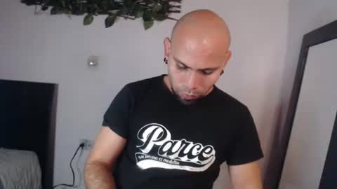 Snapshot of gabrielle_ramirez chatting on December 16, 12:04 am Gabriel online show from December 16, 12:04 am