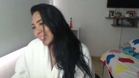 Snapshot of gaby_bluexx chatting on February 20, 12:15 pm Gaby Blue online show from February 20, 12:15 pm
