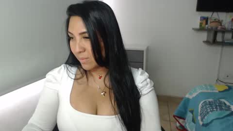 Snapshot of gaby_bluexx chatting on February 25, 8:51 pm Gaby Blue online show from February 25, 8:51 pm