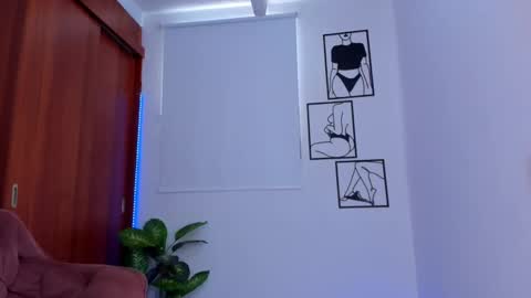 Snapshot of gaby_girl chatting on October 10, 8:08 pm    online show from October 10, 8:08 pm