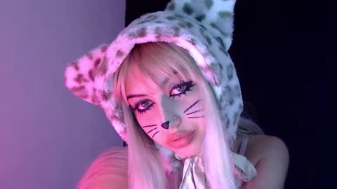 Snapshot of gabygumms chatting on February 21, 12:44 am gabygumms online show from February 21, 12:44 am