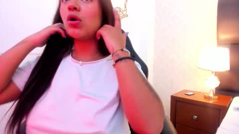 gabymoreau online show from October 16, 8:10 pm