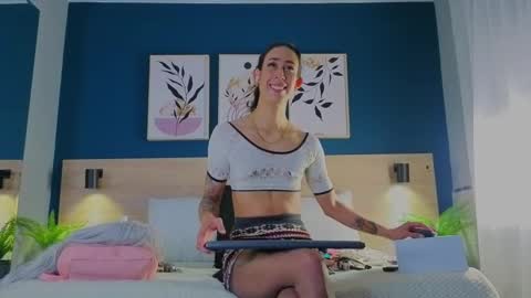 Snapshot of gabypetit chatting on October 6, 7:55 pm Gaby online show from October 6, 7:55 pm