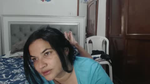 Snapshot of gabysot chatting on April 5, 5:32 pm gabysot online show from April 5, 5:32 pm