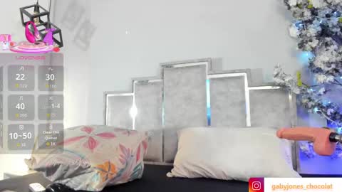 gabyyjones online show from October 2, 11:28 am