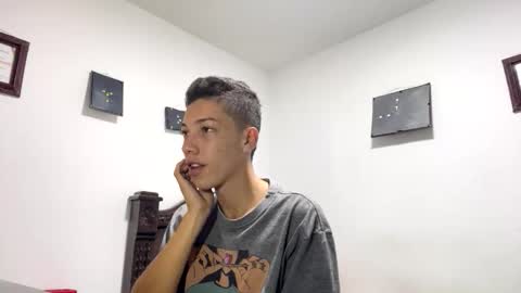 Snapshot of gadiel_sex chatting on April 12, 12:59 am gadiel_sex online show from April 12, 12:59 am