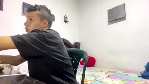 Snapshot of gadiel_sex chatting on May 9, 8:19 am gadiel_sex online show from May 9, 8:19 am