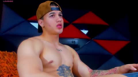 Snapshot of gael_reid chatting on March 12, 5:46 am gael online show from March 12, 5:46 am