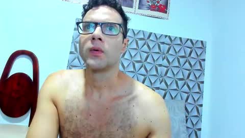 Snapshot of gael_saint chatting on March 21, 12:32 pm Gael online show from March 21, 12:32 pm