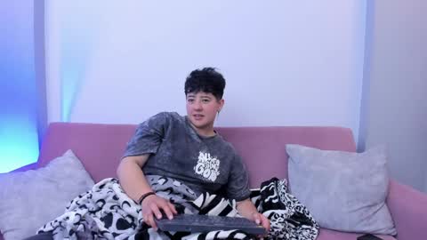 gaia_n_nix online show from April 1, 4:24 am