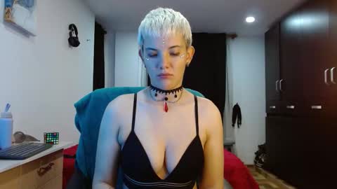 Snapshot of gaia_plath chatting on March 12, 1:01 am Gaia Plath online show from March 12, 1:01 am