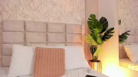 gaia_stonne online show from April 23, 12:29 pm