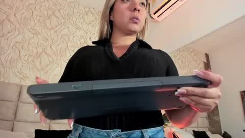 gaia_stonne online show from July 28, 6:20 pm