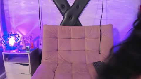 Snapshot of gaiia_uwu chatting on February 21, 3:35 pm gaiia_uwu online show from February 21, 3:35 pm