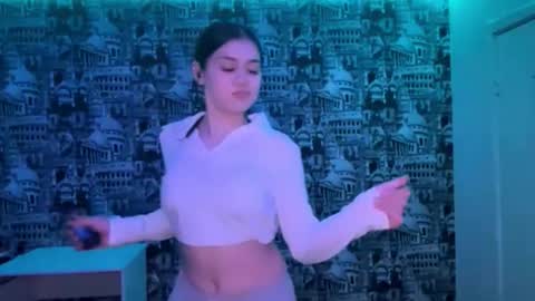 Snapshot of galehudley chatting on December 15, 7:07 pm Abigail online show from December 15, 7:07 pm