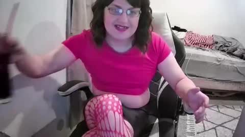 Snapshot of galen12 chatting on September 10, 1:27 am EmilyTrans online show from September 10, 1:27 am