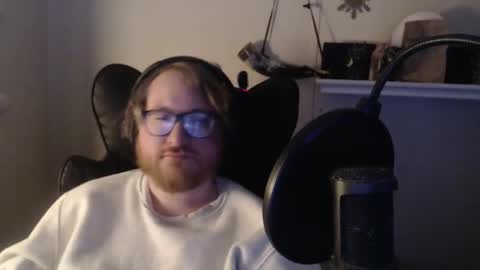 Snapshot of gamer_dong_water chatting on May 2, 4:17 am Gamer Dad online show from May 2, 4:17 am