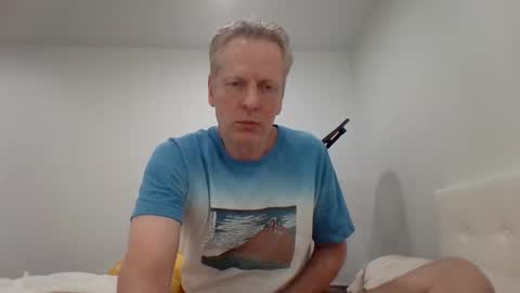 Snapshot of gamerboy200 chatting on May 17, 11:01 pm gamerboy200 online show from May 17, 11:01 pm