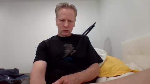 Snapshot of gamerboy200 chatting on July 19, 10:24 pm gamerboy200 online show from July 19, 10:24 pm
