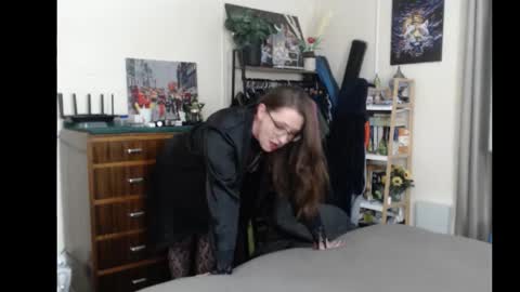 HOT  online show from September 13, 10:26 am