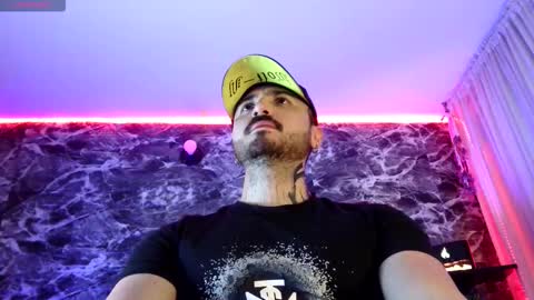 Chris  Dont forget to gift me thumb up Its very important to me and makes me happy AF  online show from November 8, 6:35 am