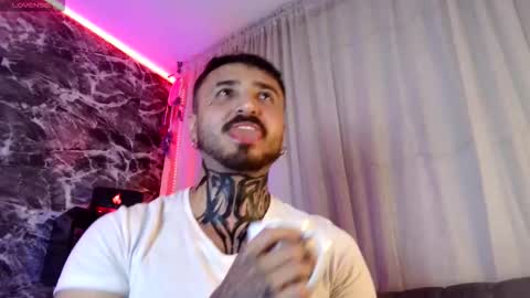 Chris  Dont forget to gift me thumb up Its very important to me and makes me happy AF  online show from November 21, 6:34 am