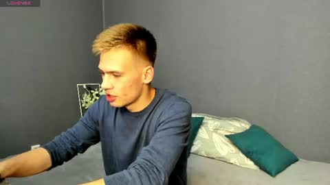Max and Eva online show from June 21, 12:08 pm