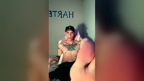 Snapshot of gargola_goth chatting on May 13, 7:55 pm Elio b online show from May 13, 7:55 pm