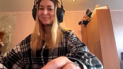 garnettdelbo online show from September 27, 11:37 am