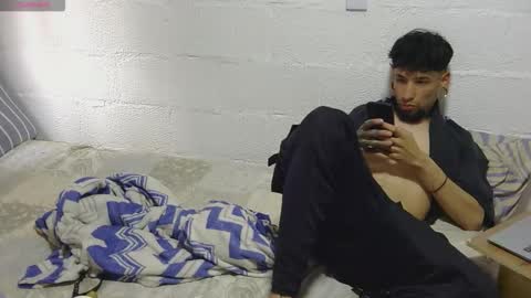 Snapshot of garou420 chatting on December 17, 6:36 pm GAROU online show from December 17, 6:36 pm