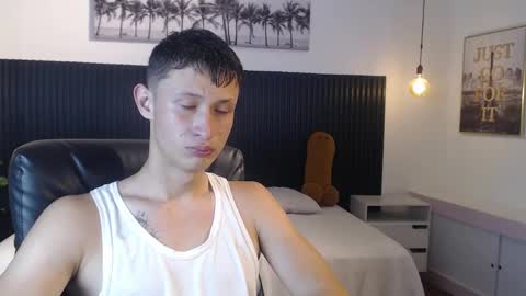 garuo_18 online show from December 1, 7:08 pm