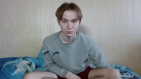 Snapshot of gary_snail33257 chatting on October 15, 1:33 pm meow online show from October 15, 1:33 pm