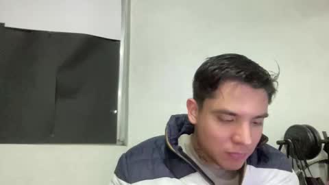 Snapshot of garypinepineapple chatting on June 10, 6:12 am garypinepineapple online show from June 10, 6:12 am