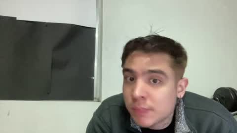 Snapshot of garypinepineapple chatting on June 14, 2:46 am garypinepineapple online show from June 14, 2:46 am