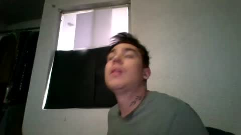 Snapshot of garypinepineapple chatting on June 14, 10:45 pm garypinepineapple online show from June 14, 10:45 pm