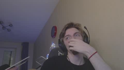 Snapshot of gasturfahe chatting on February 10, 12:08 am gasturfahe online show from February 10, 12:08 am