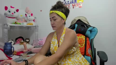 Snapshot of gatitasexy_hot_wet4u chatting on December 24, 4:11 am Mfe online show from December 24, 4:11 am