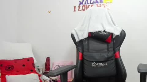 Snapshot of gatitasexy_hot_wet4u chatting on December 21, 11:34 pm Mfe online show from December 21, 11:34 pm